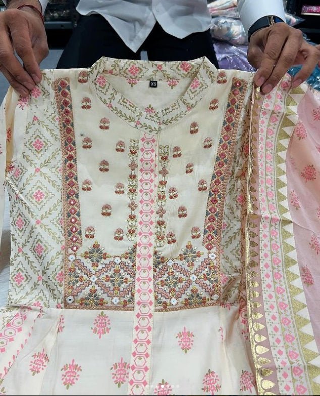 Women Embroidered Kurta Sharara Set With Havy Dupatta